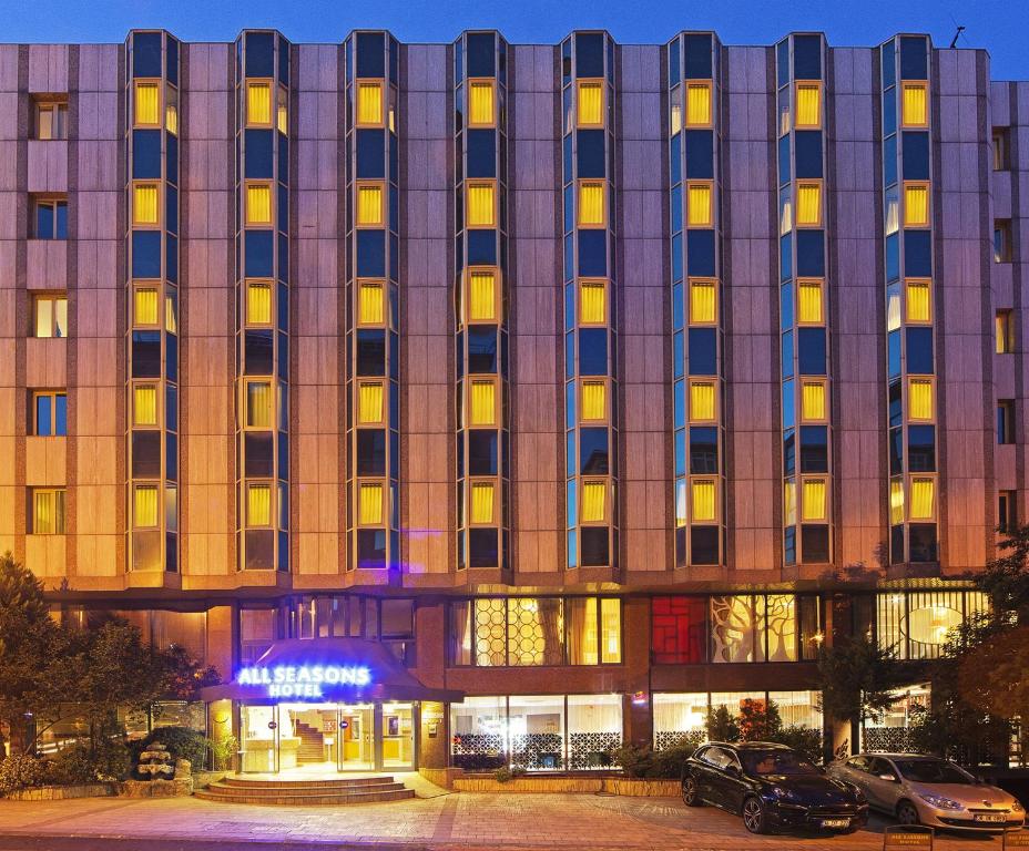 All Season Hotel
