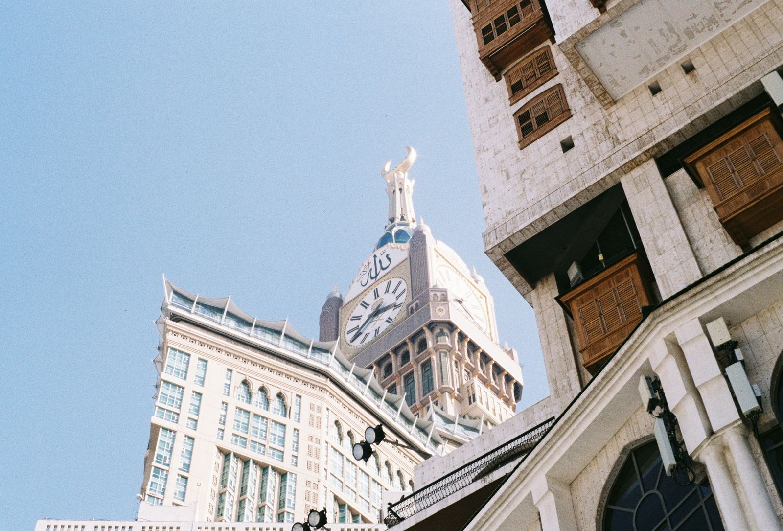 photo · 3